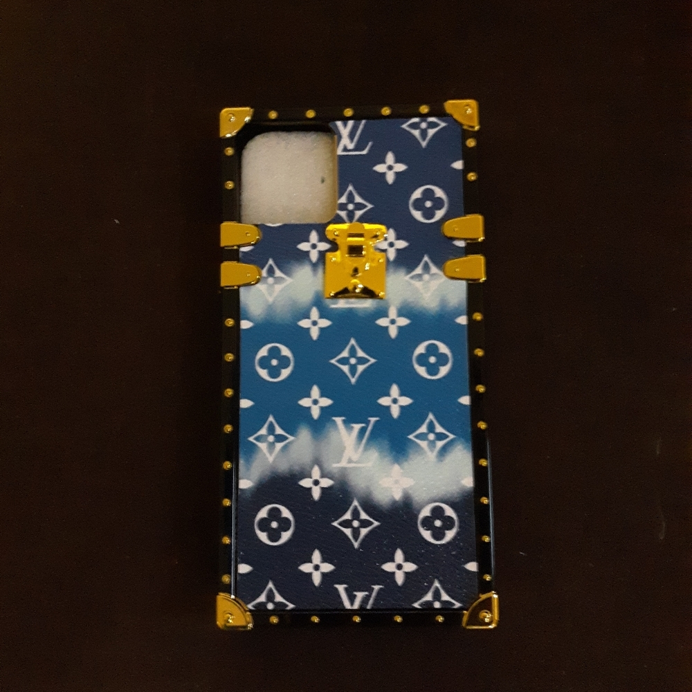 Luxury iPhone 11 pro max case with strap